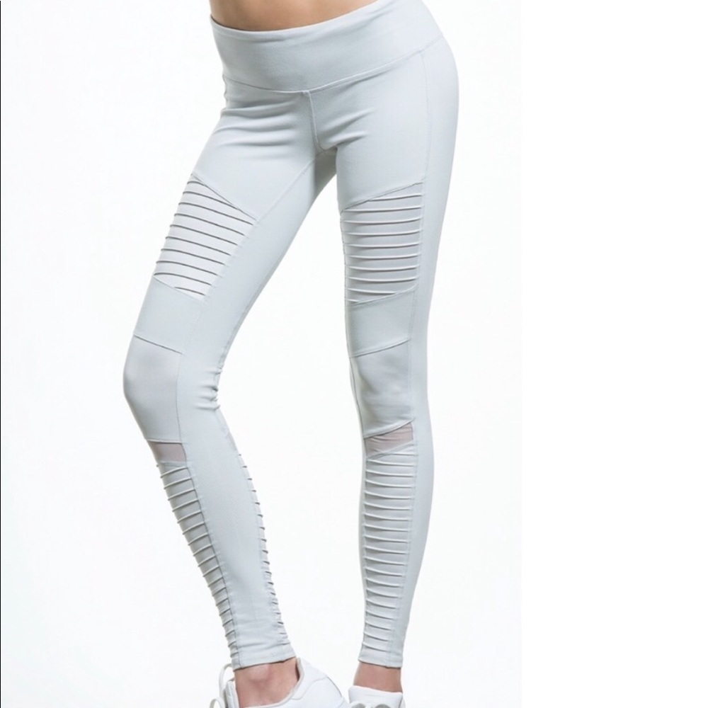 Vapor Grey Alo leggings